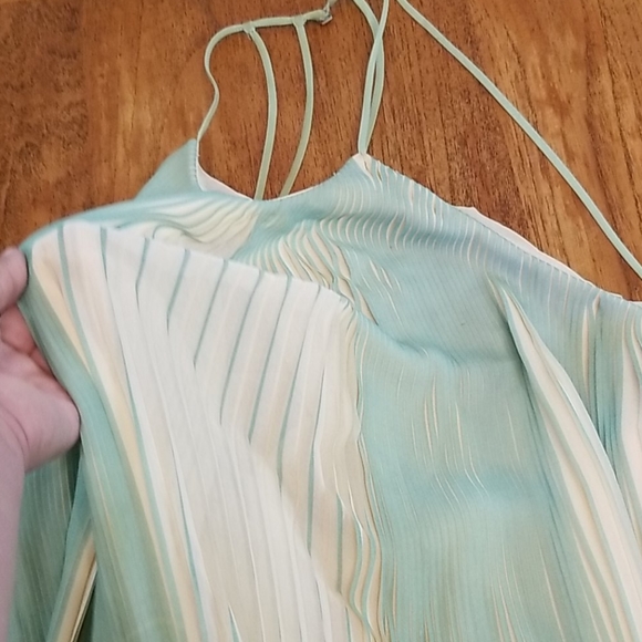 Accordion pleat top - Picture 8 of 10